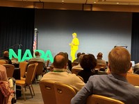 Jesse Cole sharing the Savannah Bananas story with the attendees